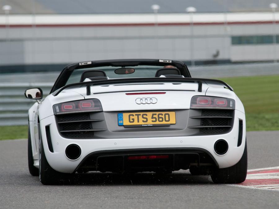  Audi R8 GT Spyder 2011 года  (UK) (фото 12 из 21)